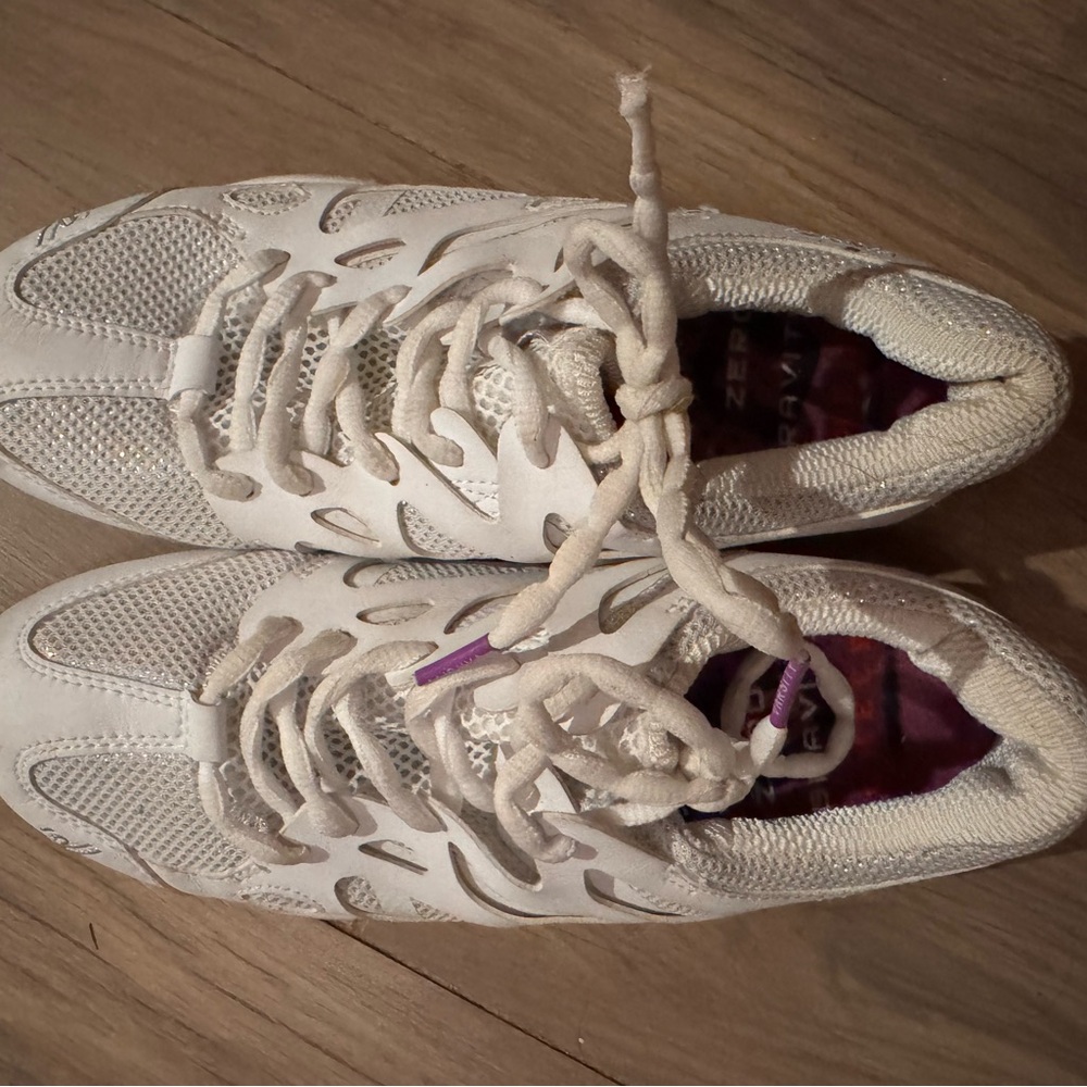 Varsity zero gravity cheerleading shoes
